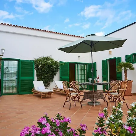 Feriehus Spacious In La Oliva